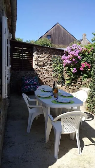 Maison Pres De La Rance Dans Un Village Taden 0*,