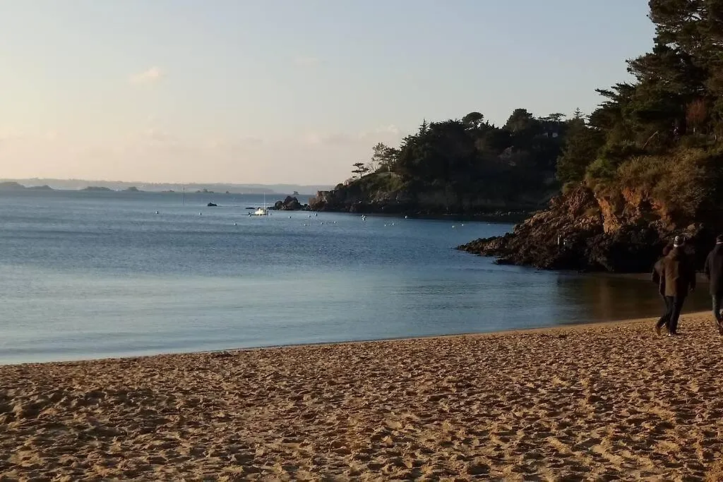 Maison Pres De La Rance Dans Un Village Taden Γαλλία