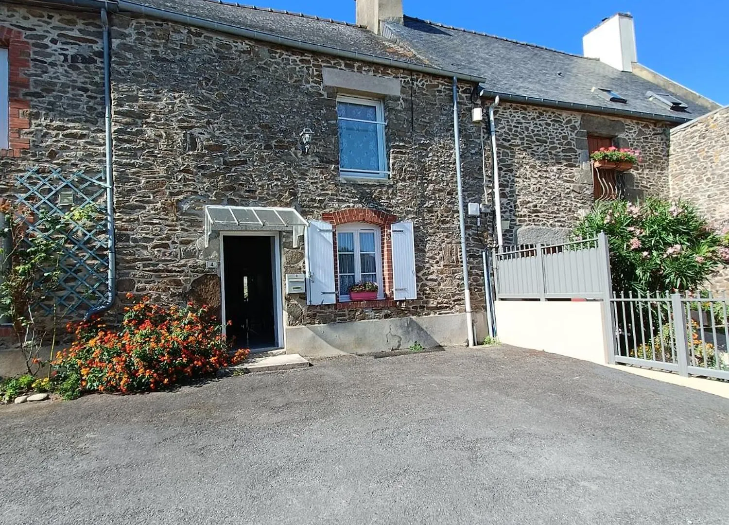 Maison Pres De La Rance Dans Un Village Taden